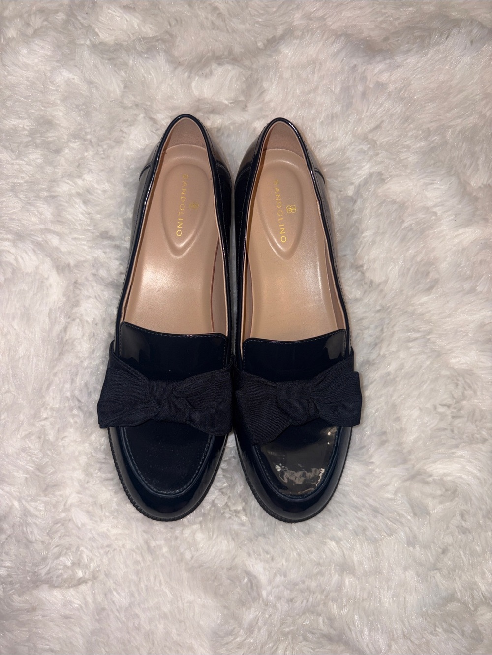 Bandolino Navy Patent Bow Loafer. Never worn. - Picture 11 of 12